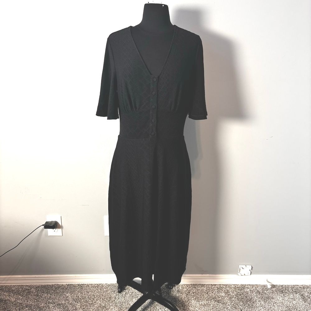 Leota Black Flutter Sleeve Midi Dress Textured‎ Diamond Pattern Button Front NWT